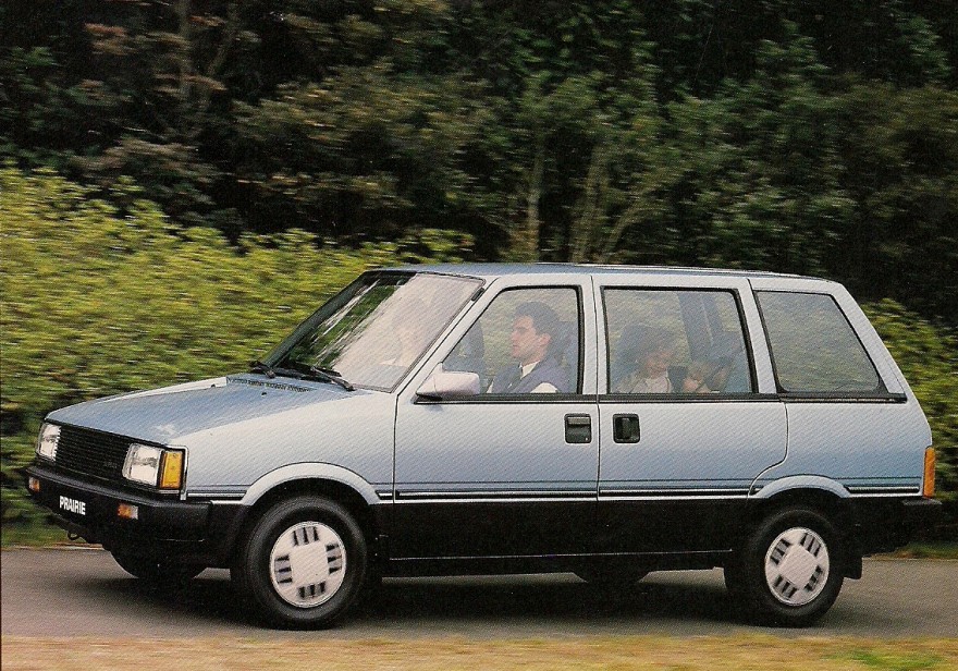 Nissan prairie 1994